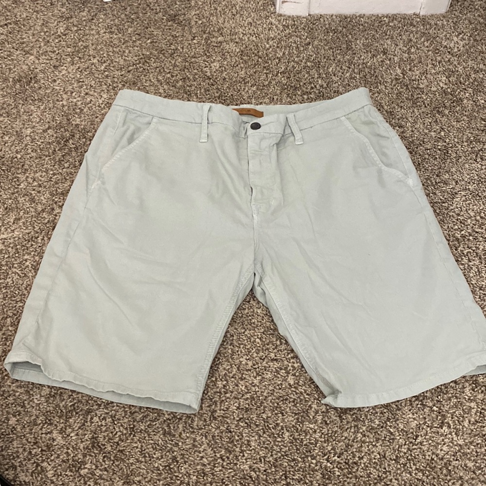 Mens Joe Jean cotton shorts .size 36- mint green. Worn great condition